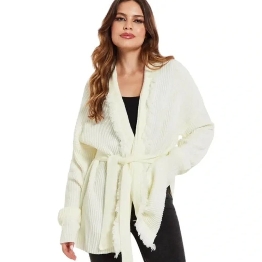 NWT. Frye Salt Breeze Cardigan Medium Cream
Soft Knit Fringed Tie Waist.